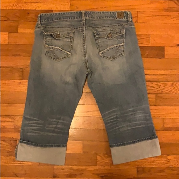 Madison Denim Co. Cuffed Capris Flap Pocket Jeans - Picture 2 of 3